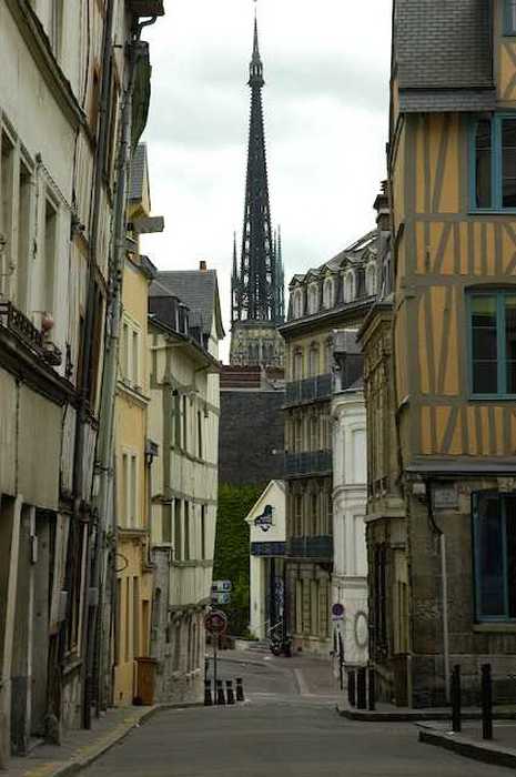 La rue du Petit Porche