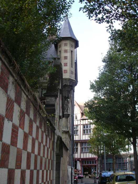 Rue Eug&egrave;ne Dutuit