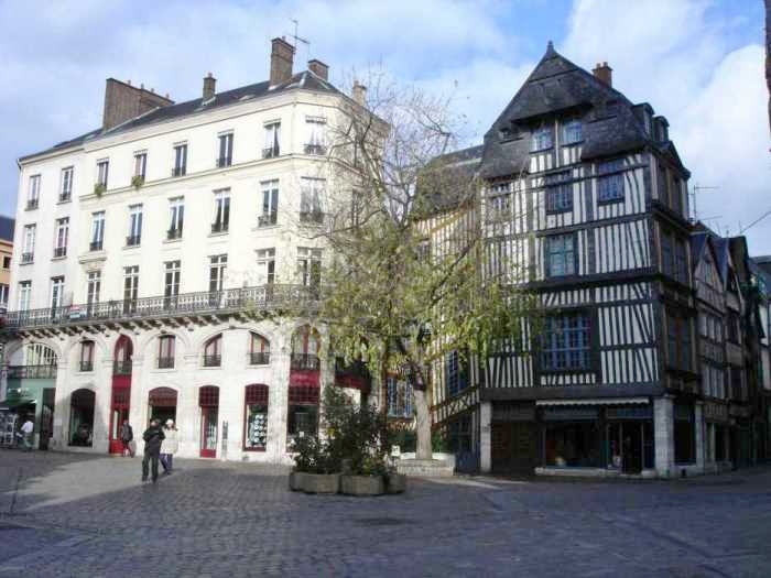 La place Barth&eacute;l&eacute;my