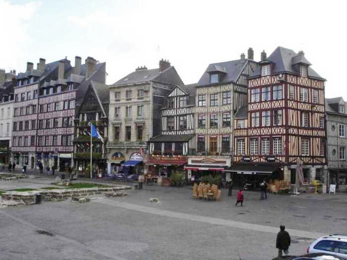 La place du Vieux March&eacute;