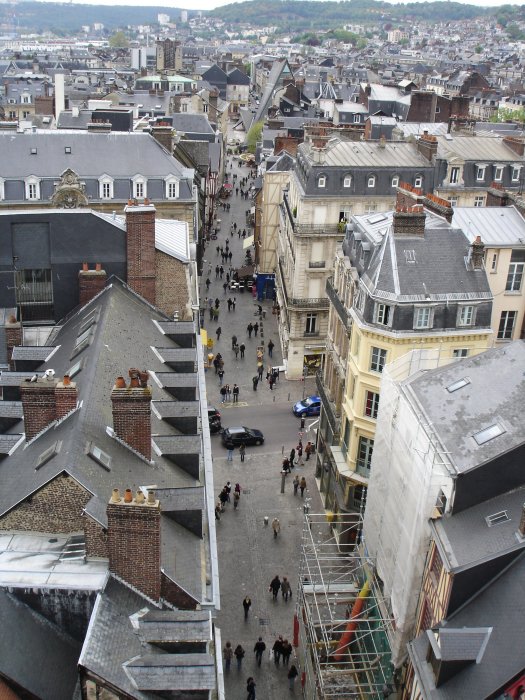 La rue du Gros-Horloge vue du beffroi