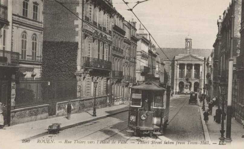 Rue Thiers vers l'Htel de Ville