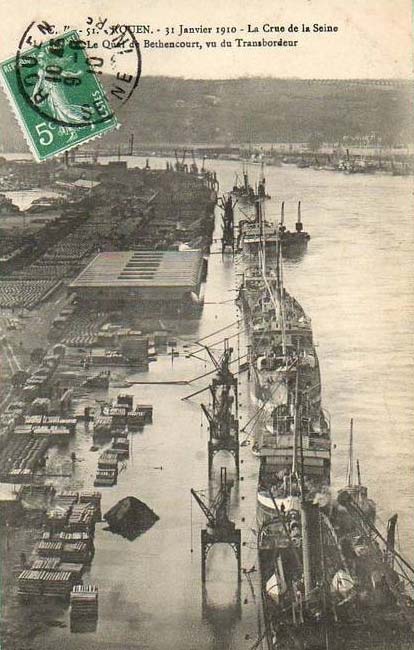 La Crue de la Seine - Le Quai de B�thencourt, vu du Transbordeur