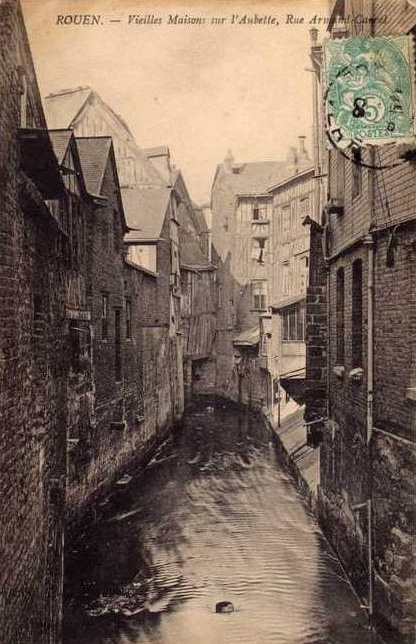 Vieilles Maisons sur l'Aubette, Rue Armand Carrel