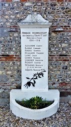La stèle en hommage aux morts de la commune. - Saâne-Saint-Just