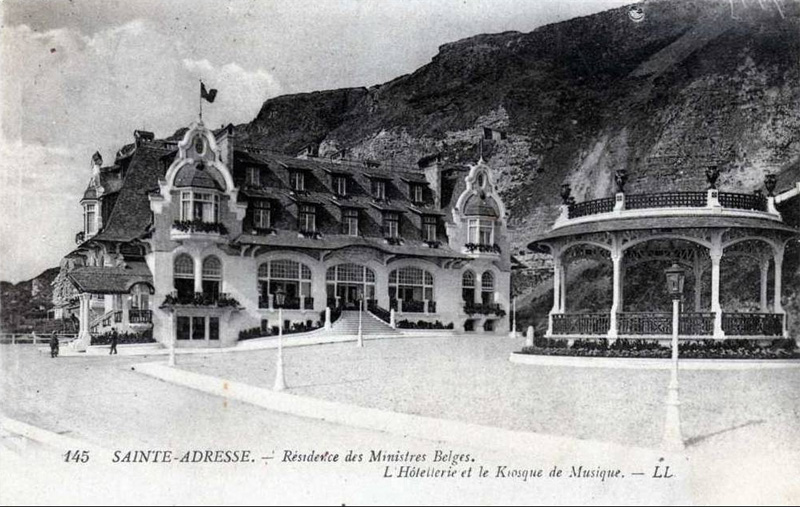 R�sidence des Ministres Belges, l'H�tellerie et le Kiosque de Musique