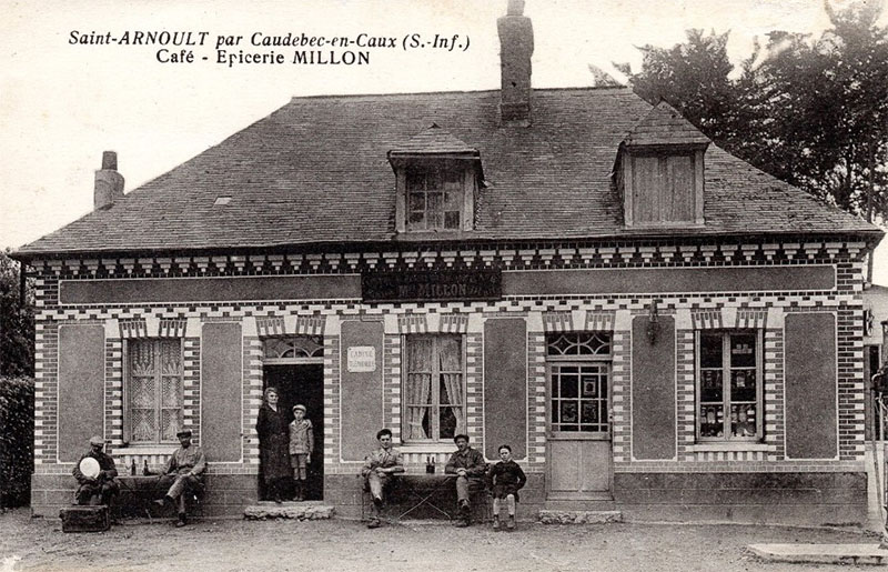 st-arnoult-cafe