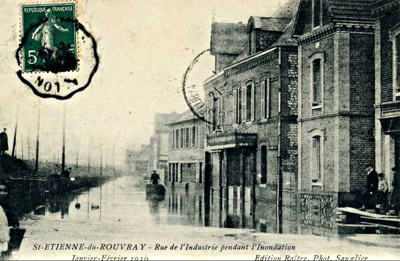 Rue de l'Industrie pendant l'Inondation<br>Janvier-Février 1910