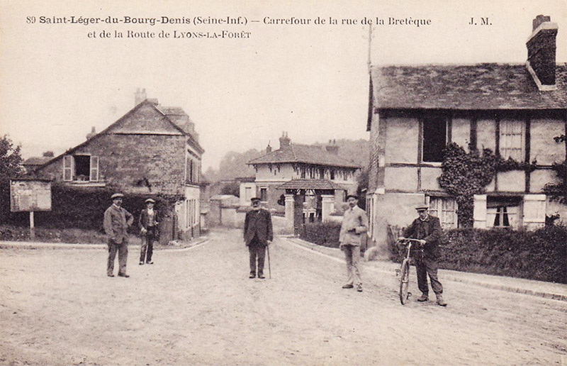 Carrefour de la rue de la Bretèque et de la route de Lyons-la-Forêt