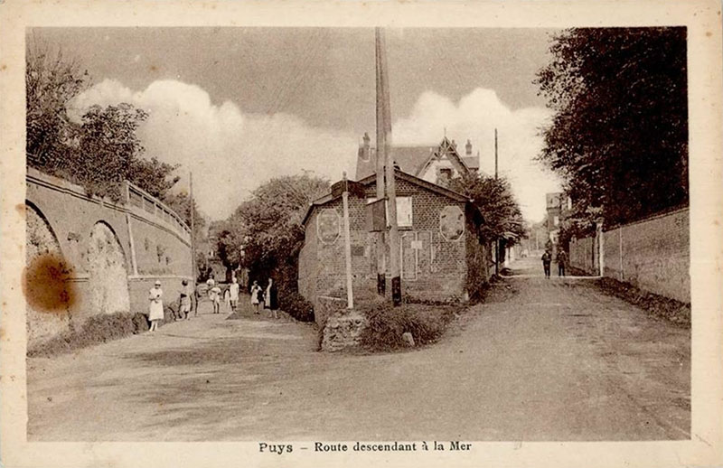 Route descendant à la Mer