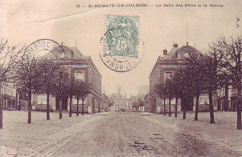 La Salle des Fêtes et la Mairie