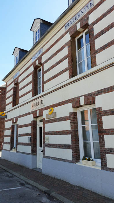 La mairie et la poste