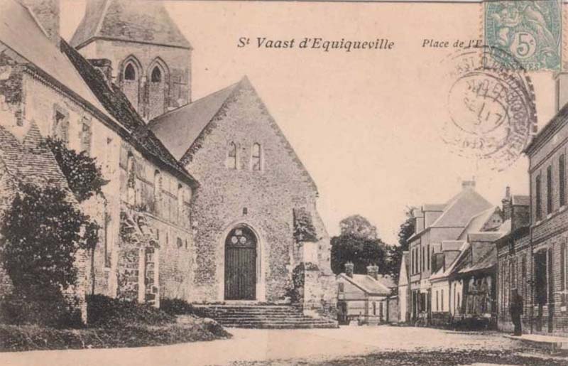 st-vaast-equiqueville-place-eglise