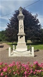 Le monument aux morts - Saumont-la-Poterie