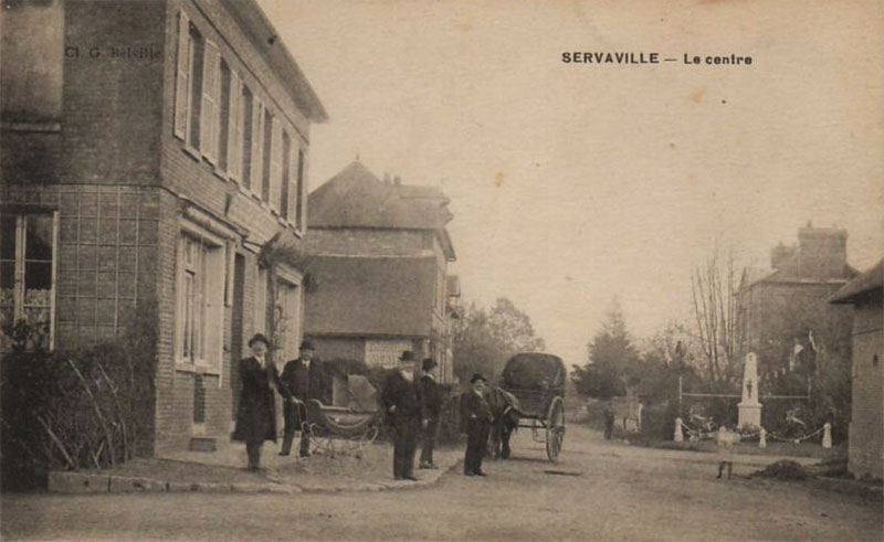 Le Centre et le Monument aux Morts