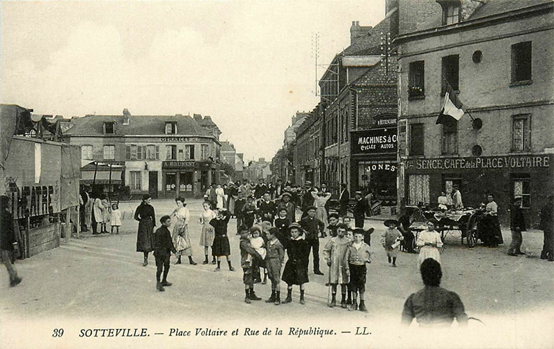 Place Voltaire et Rue de la république