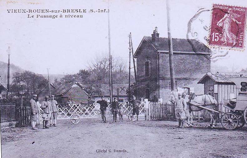 vieux-rouen-sur-bresle-passage-niveau
