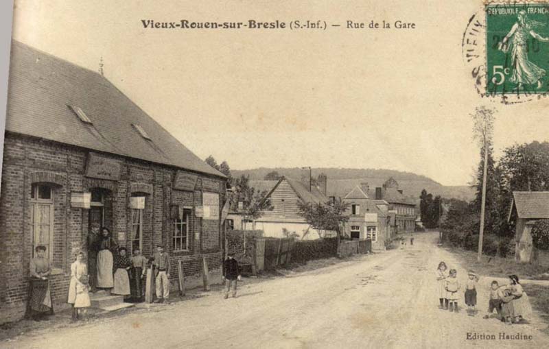 vieux-rouen-sur-bresle-rue-gare