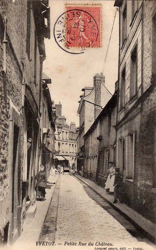 yvetot-petite-rue-chateau