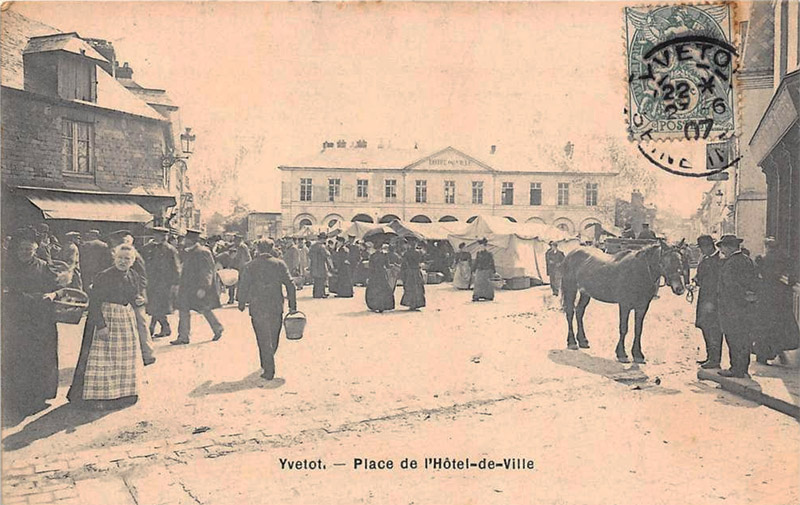 yvetot-place-hotel-ville