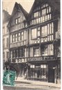 Caen - Vieilles Maisons rue Saint-Pierre - Enseigne Levrard - vers 1909 - Calvados - Normandie