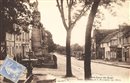 Crvecoeur-en-Auge - Le Bas du Bourg et le Monument aux Morts - Calvados (14) - Normandie