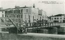 Marans - Passerelle et Place du Carreau  d'or - 17 - Charente-Maritime