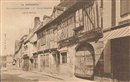 Beaumont-le-Roger : Vieille demeure rue de Bernay  - Eure (27) - Normandie