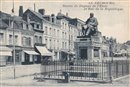 Le Neubourg : Statue de Dupont-de-l\'Eure et rue de la Rpublique - Eure (27) - Normandie
