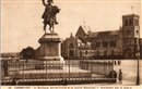 Cherbourg - La Basilique Sainte-Trinit� et la Statue de Napol�on 1er �parg�es par la Guerre - Manche