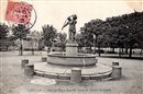 Saint-L - Place des Beaux-Regards, Statue de Laitire Normande  - Manche (50) - Normandie