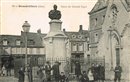 Grandvilliers - Statue du Général Saget