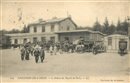 Bagnoles-de-l'Orne - L'Attente du Rapide de Paris - La Gare - 61 - Orne