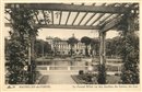 Bagnoles-de-l'Orne - Le Grand H�tel vu des Jardins du Casino du Lac - 61 - Orne