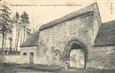 Neuville-Ferrires - Porte, dernier vestige de l\'Ancien Chteau de Neuville