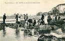 DIEPPE - Pêche aux Crabes sur les Rochers à Marée basse - Seine-Maritime ( 76) - Normandie