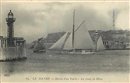 LE HAVRE - Sortie d un yacht - Au fond la Hve  - Seine-Maritime ( 76) - Normandie